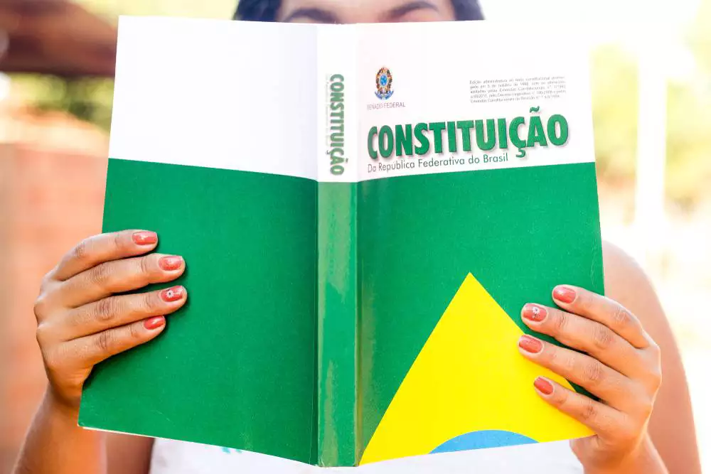 Constituição Federal de 88 completa 35 anos - Midia Alernativa